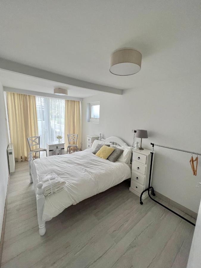 Newly Renovated 1 Bedroom Flat With Garden Pergola Ennis Exterior foto